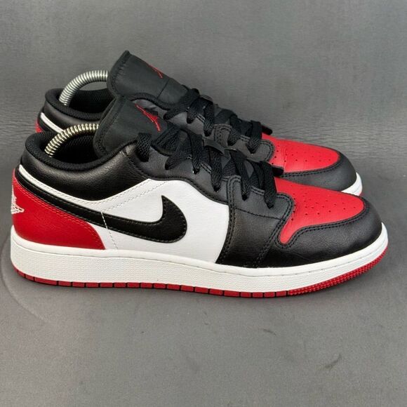 Jordan 1 Low Bred Toe "White Black Varsity Red" women’s size 9.5 (Y7) - Picture 1 of 8